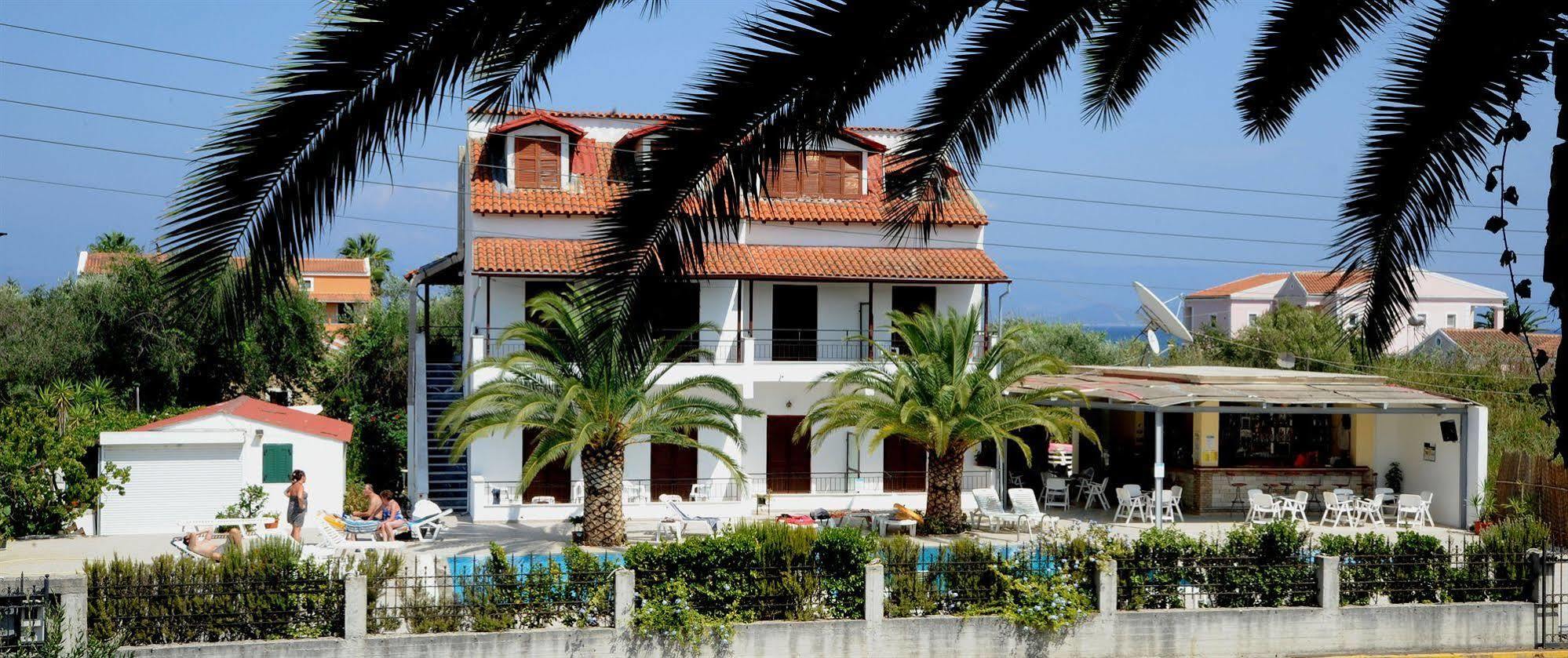 קאבוס Captains Studios & Apartments מראה חיצוני תמונה
