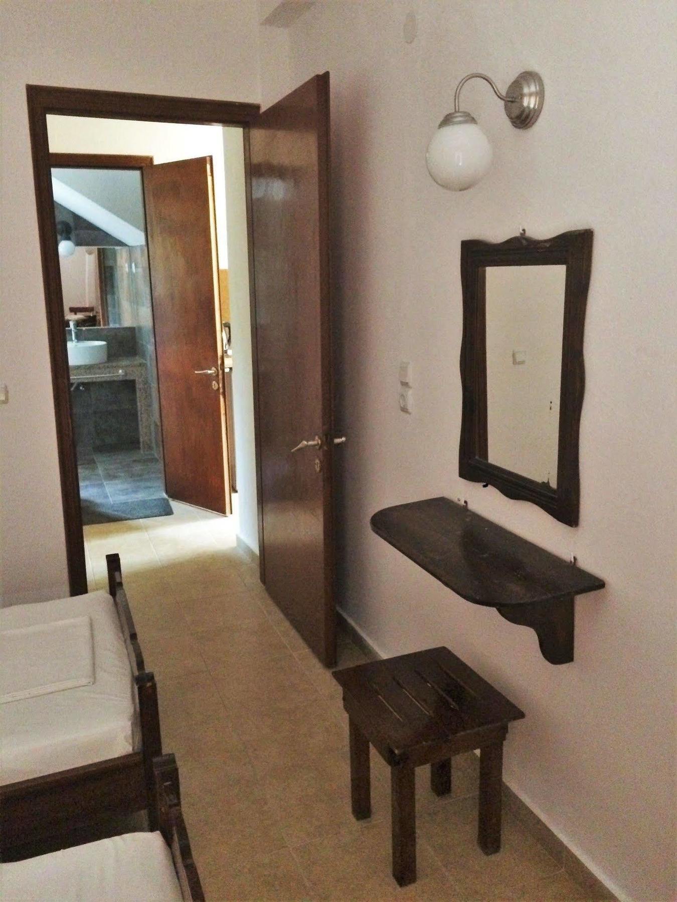 קאבוס Captains Studios & Apartments מראה חיצוני תמונה