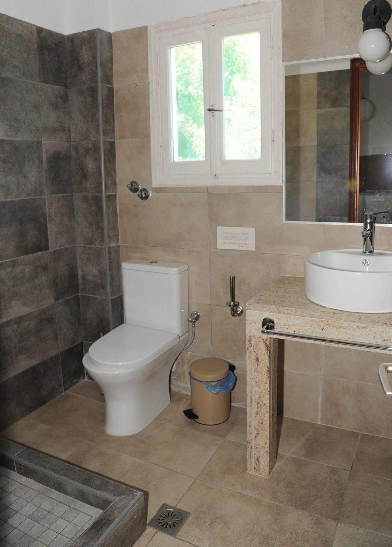 קאבוס Captains Studios & Apartments מראה חיצוני תמונה