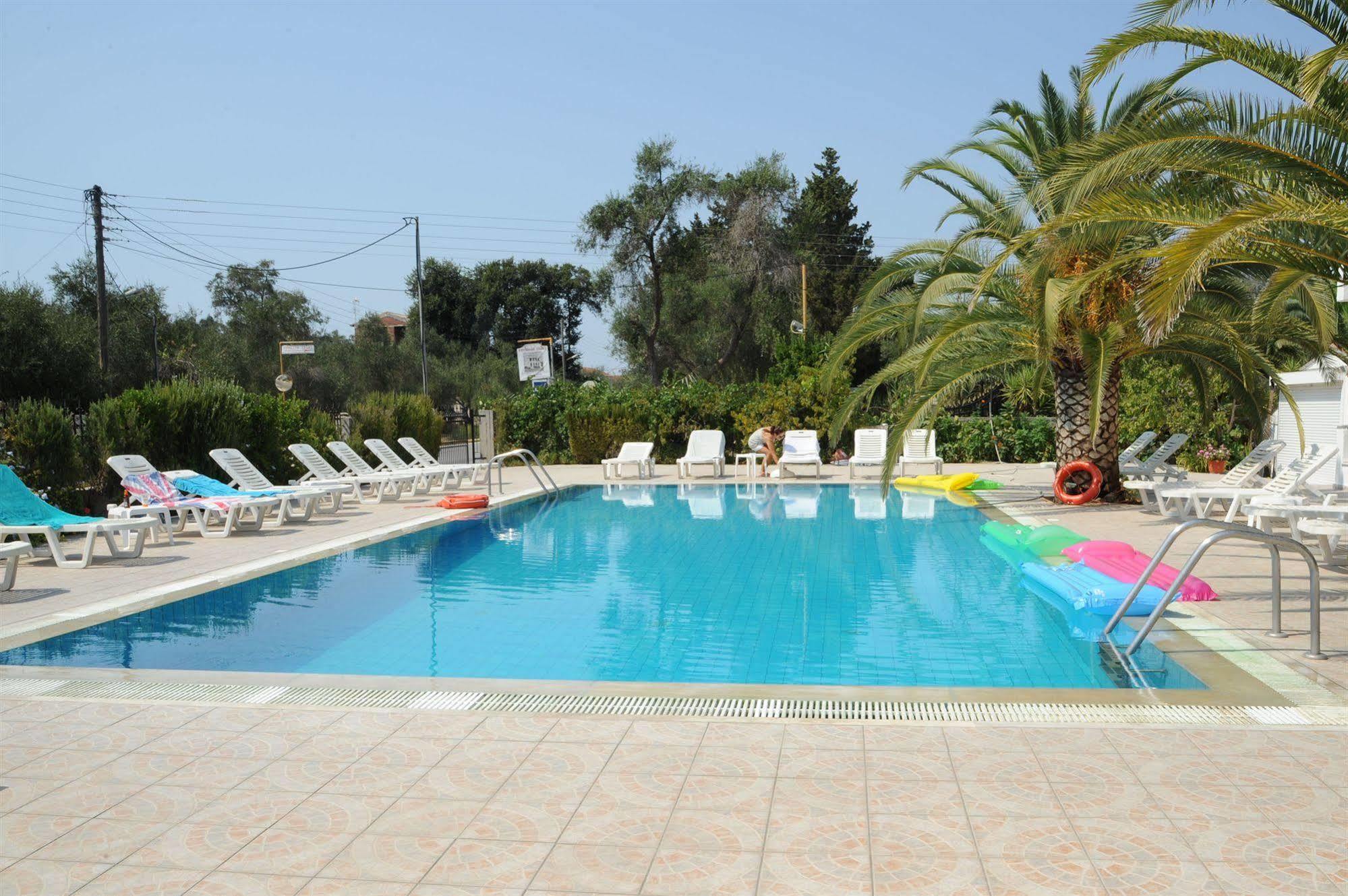 קאבוס Captains Studios & Apartments מראה חיצוני תמונה
