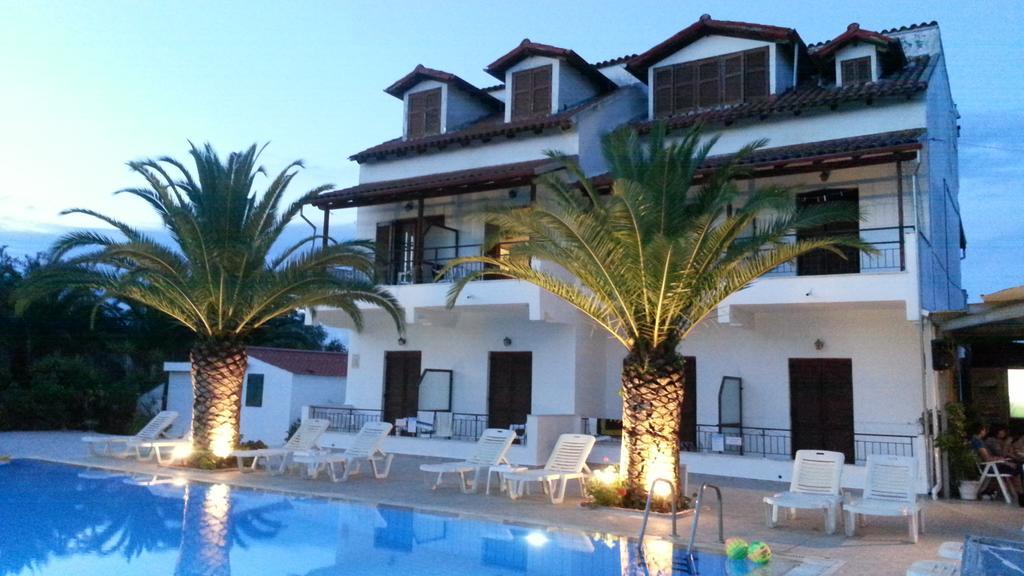 קאבוס Captains Studios & Apartments מראה חיצוני תמונה