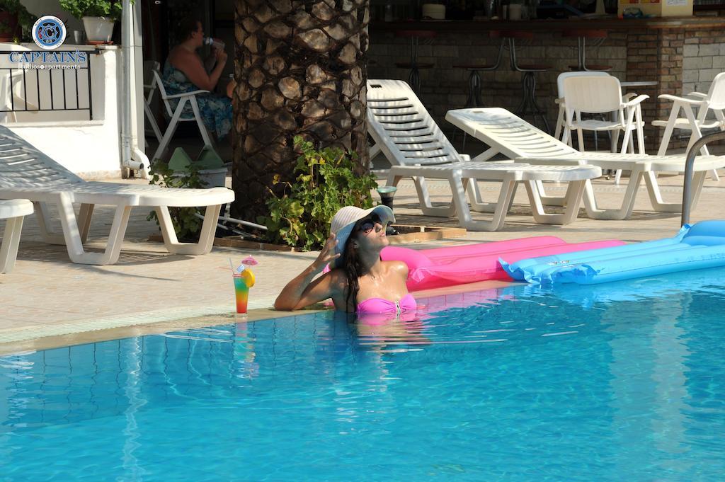 קאבוס Captains Studios & Apartments מראה חיצוני תמונה